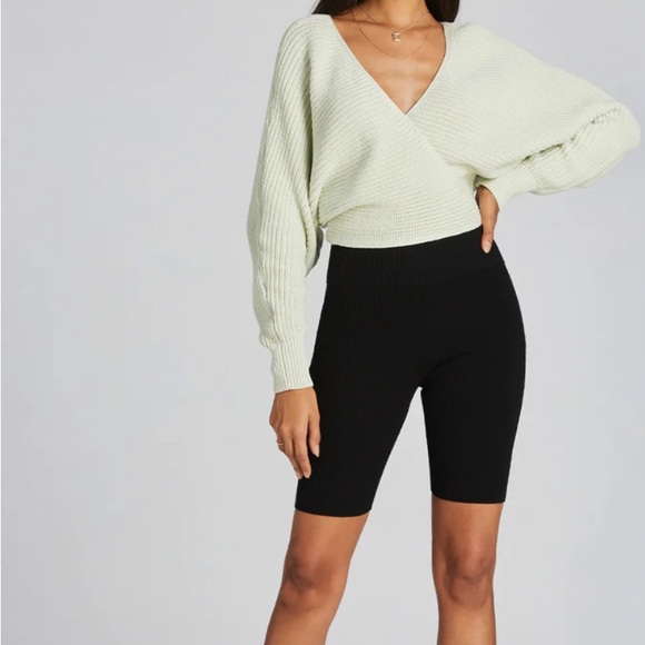 SALE ON SALE 525 STUNNING SWEATER WRAP/NO OFFERS - Picture 3 of 8